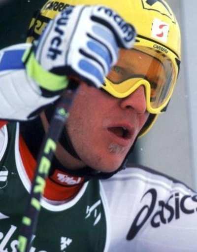 Pour la dernière course de sa carrière en ski, Herman Maier a gagné le Super G de Lake Louise.