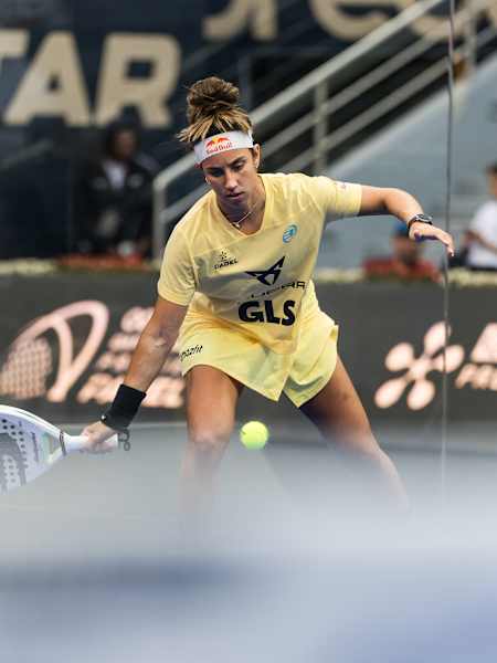 Beatriz Gonzalez Fernandez of Spain in action at the OOREDOO QATAR MAJOR PREMIER PADEL in Doha, Qatar on April 18, 2025.
