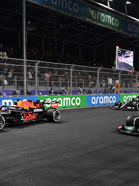 Max Verstappen e Lewis Hamilton escrevem o último capítulo da época