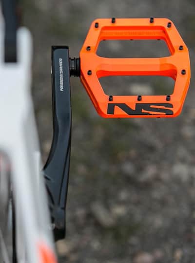 thread lock bike pedals