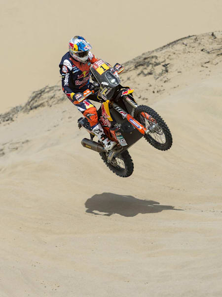 Sam Sunderland of Red Bull KTM Factory Team races during stage 01 of Rally Dakar 2018 from Lima to Pisco, Peru on January 06, 2018
