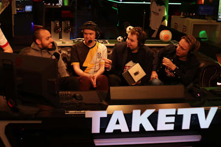 Lockere Stimmung, hochklassige FIFA-Matches in Krefeld.