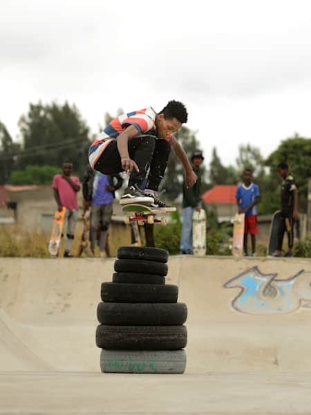 Henok Yetbarek doing an ollie in Awassa, Ethiopia on November 26, 2019