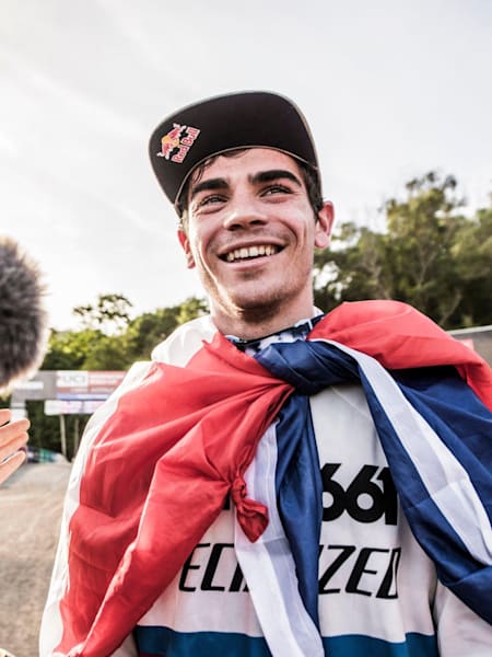 El biker de MTB Loïc Bruni consiguió su segundo Mundial UCI en Cairns (Australia) en este 2017.