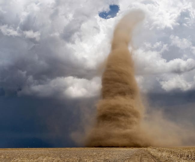 Stormchasing Amazing Stories Of Tornado Escapes