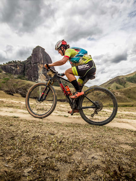 Vélo : Découvrez 7 choses que les pilotes de VTT peuvent apprendre des cyclistes sur route.