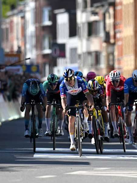 Remco Evenepoel sprintet aufs Podium von Lüttich-Bastogne-Lüttich.