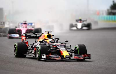 Der Niederländer Max Verstappen fährt den (33) Aston Martin Red Bull Racing RB16 auf der Strecke während des Großen Preises von Ungarn auf dem Hungaroring am 19. Juli 2020 in Budapest, Ungarn.