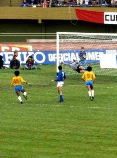 Nostalgia FC Faz o arco, Nelinho!