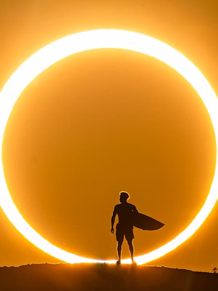 Eclipse: Italo Ferreira fotografado por Marcelo Maragni em Baía Formosa
