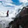 Ak niekto vie niečo o slackliningu, tak David Lama