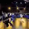 Οι 16 B-boys on stage