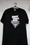 ロックスターゲームズ製のノベルティTシャツは、デザインの良さが魅力。