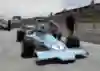 Chris Amon, l'ex pilota neozelandese di Formula 1 cpm la sua AF101 al NZ Festival of Motor Racing