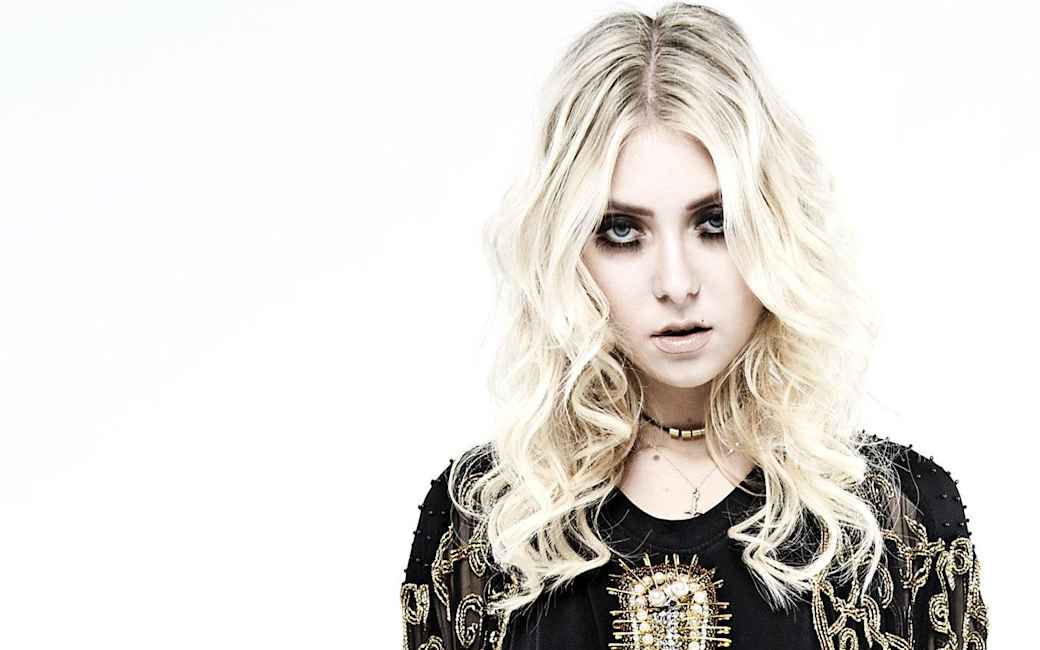 The Pretty Reckless Messed Up World Download Taylor Momsen Shares Her Pretty Reckless Playlist