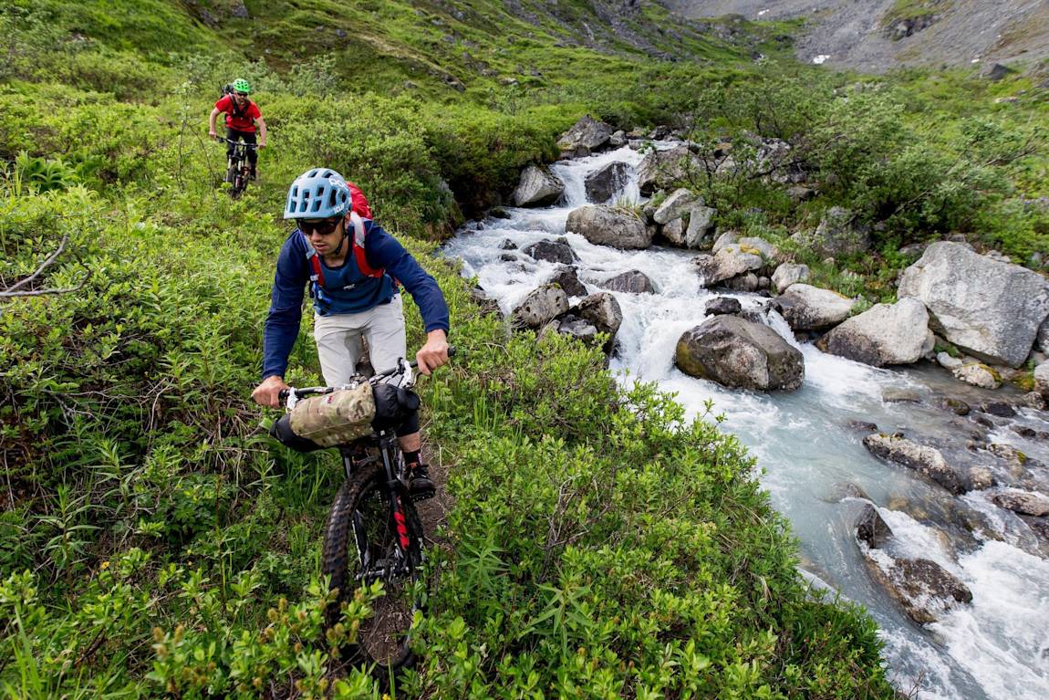 MTB Alaska: Take a trip trough the wilderness by bike
