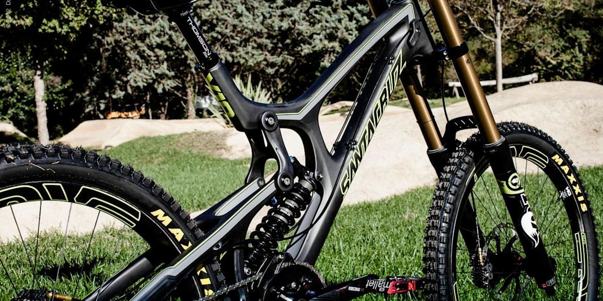 Santa Cruz V10 specs and images
