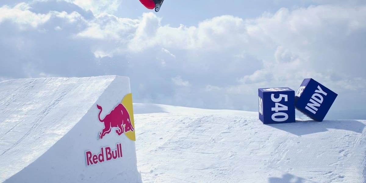 S*o様 Red Bull スノーボード グラフィックデザイン Best 8 snowboard designs 2018| Gnu, Burton, Capita