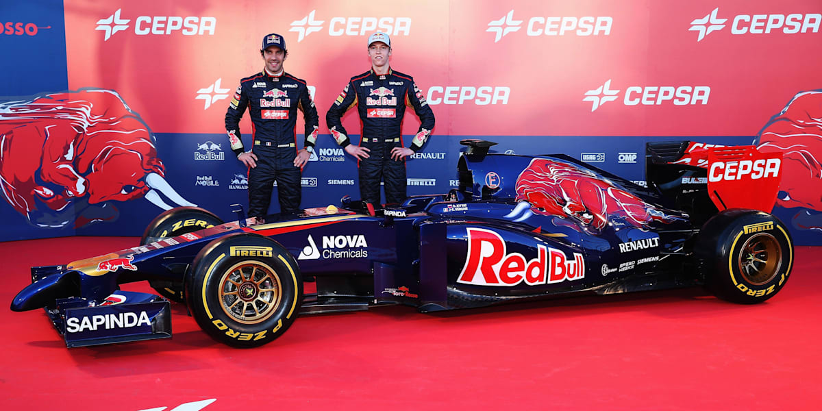 F1 Toro Rosso STR9 2014 ジャンエリックベルニューサイン入 Toro Rosso Unveils the 2014 STR9 F1 Racecar