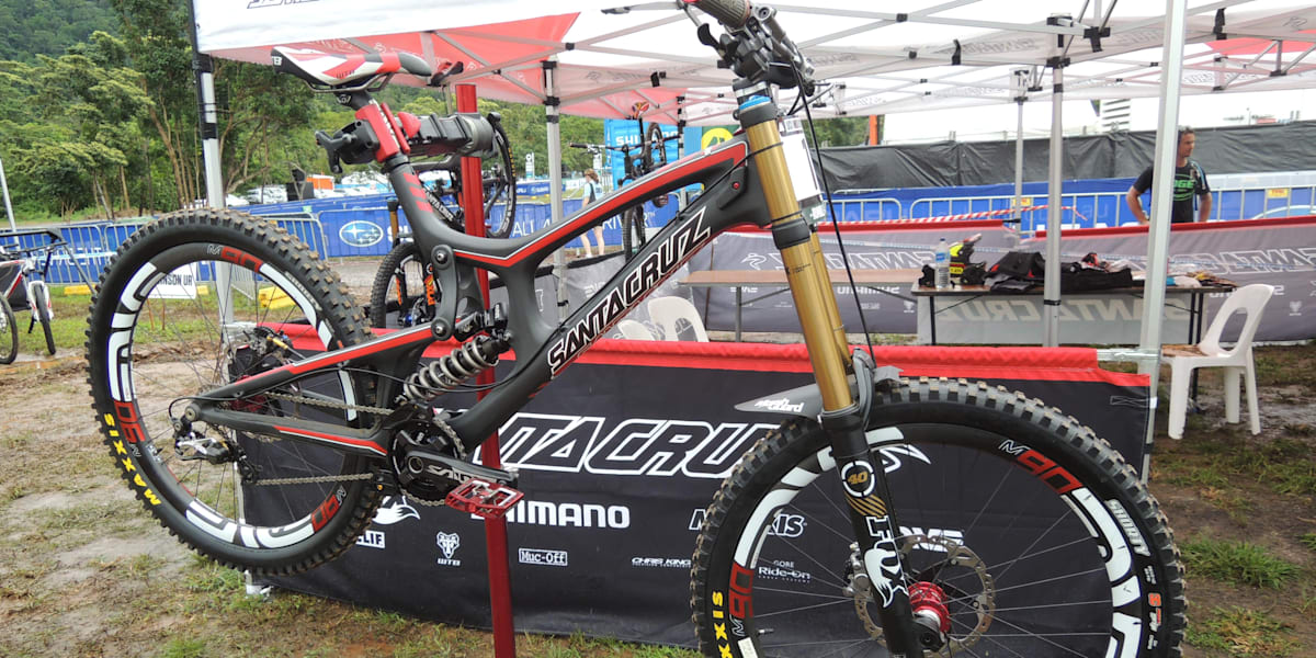 Bike Check: Steve Peat's Santa Cruz V10