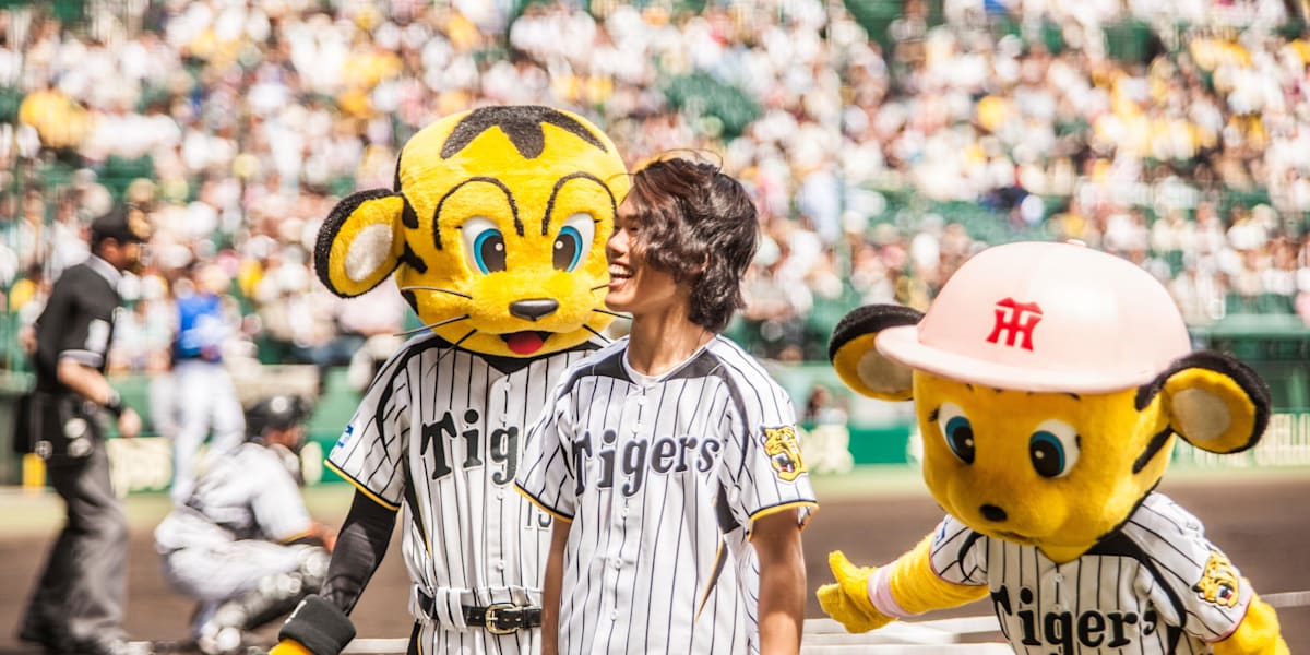 阪神タイガース-red-bull-x-