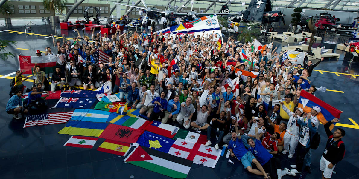 Red Bull Paper Wings 2015 紙飛行機の世界大会日本予選開催決定！