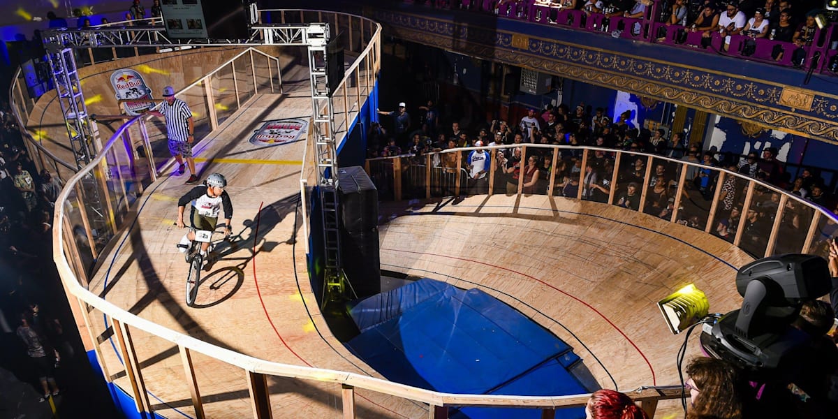Figure 8: See Rare Fixed Gear Bike Race in NYC