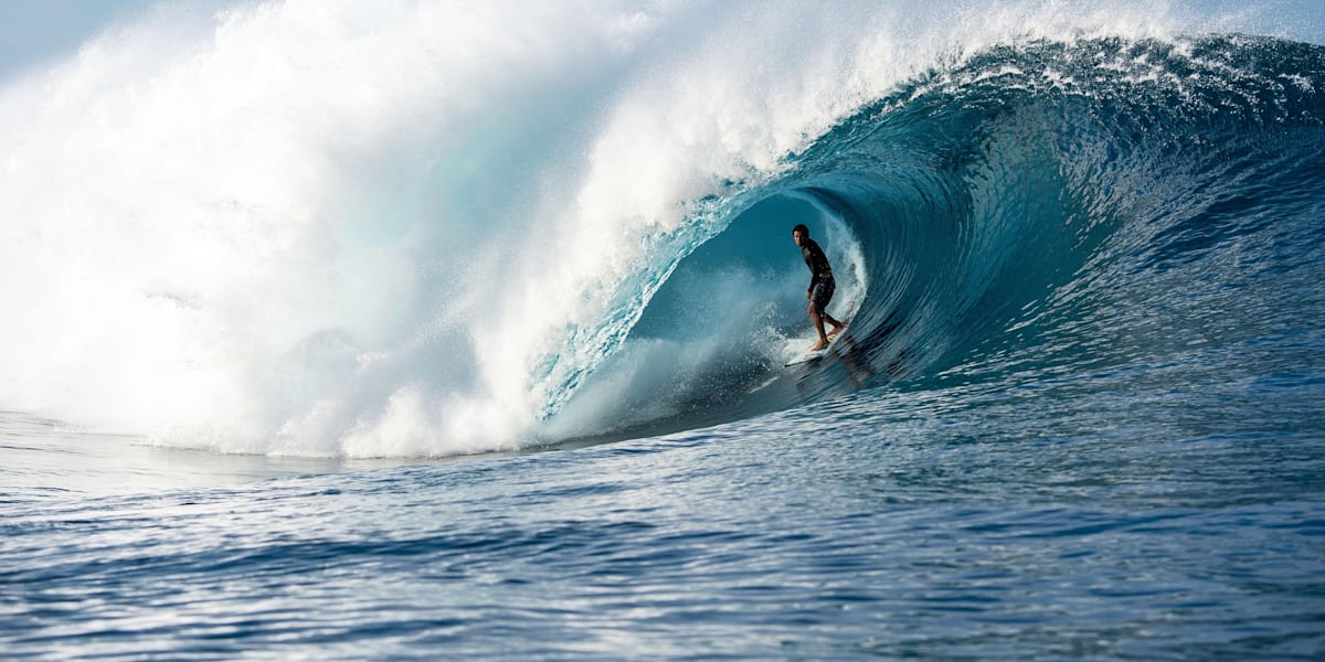 Tahiti photo gallery of Teahupoo wave | Red Bull Surf