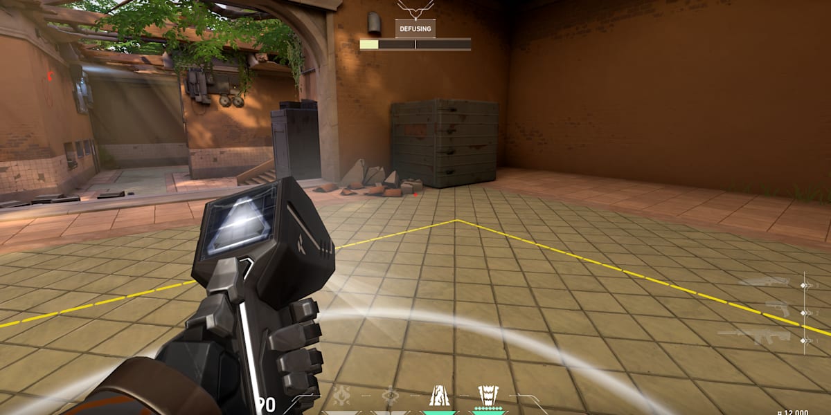 Spike guide for Valorant: How to carry, plant, and defuse