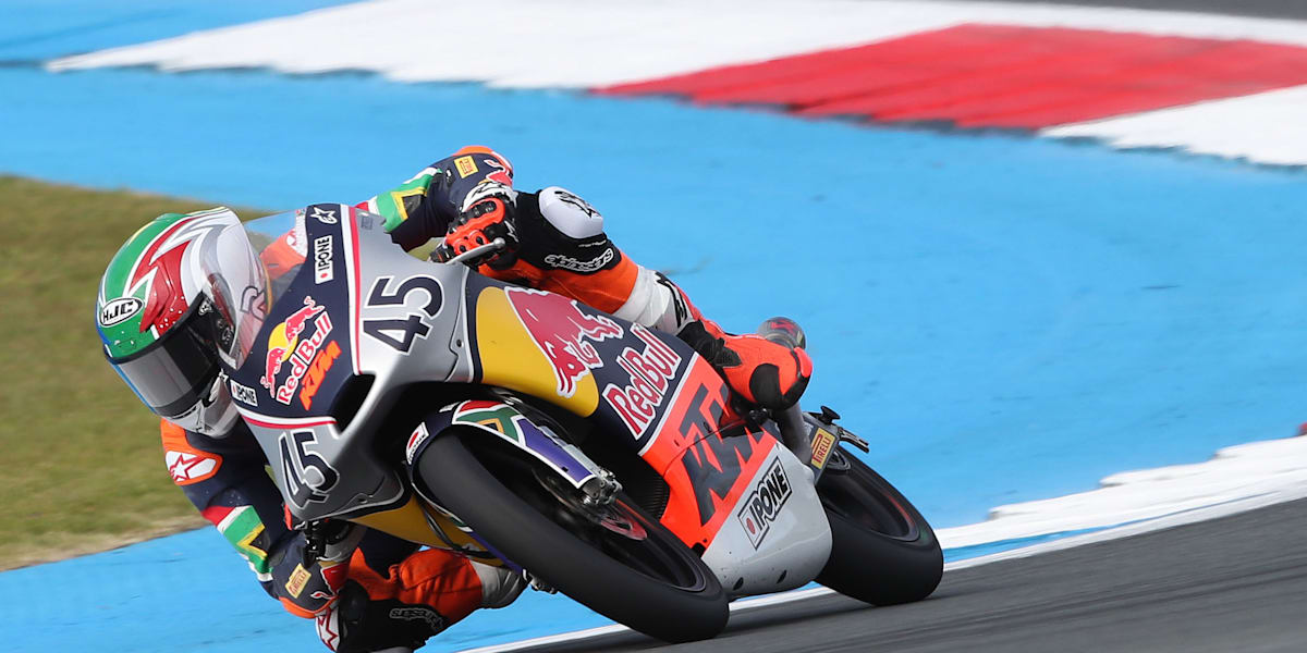 Kgopotso Mononyane battling hard in the group in Assen
