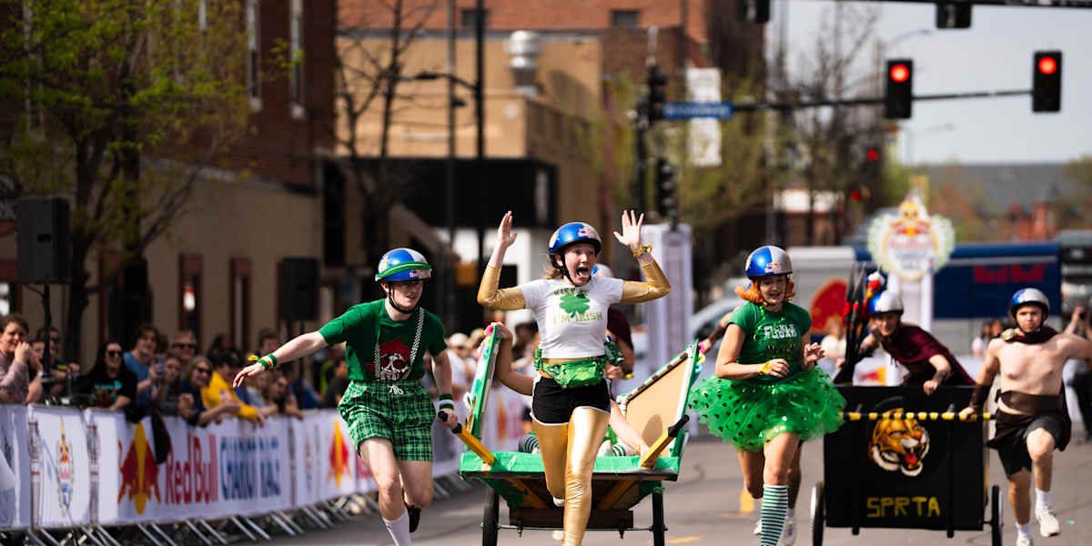 Red Bull Chariot Race: Wacky Racers Wanted