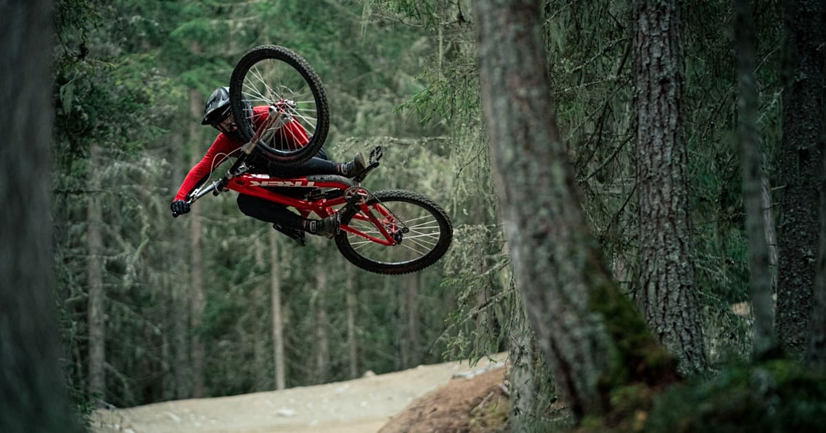 Red downhill bike new arrivals