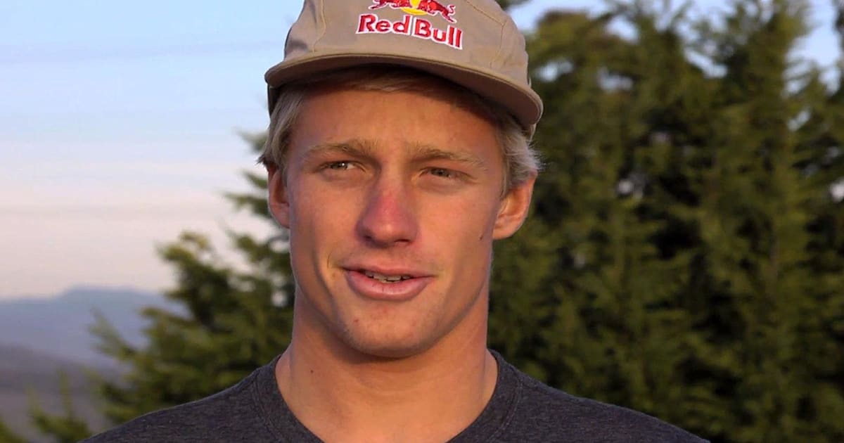 Red bull hat surf discount