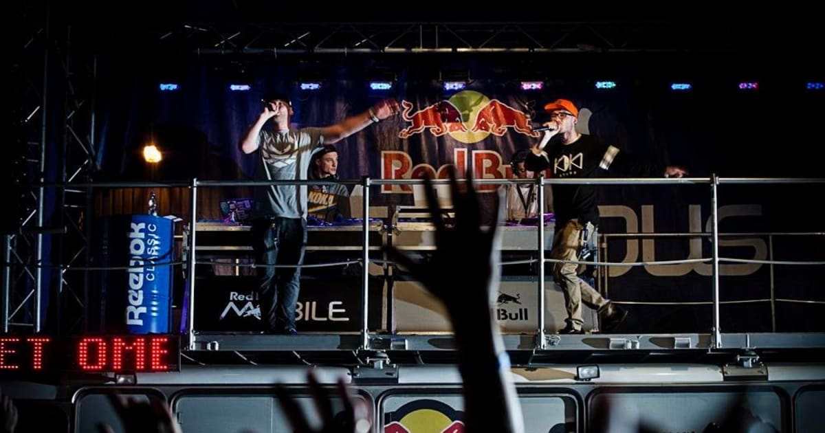 Zobacz najlepsze momenty trasy Red Bull Tour Bus!
