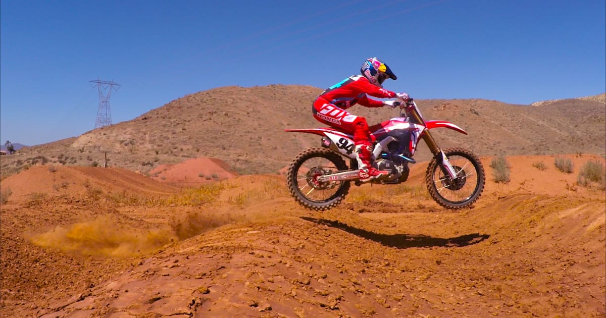 Ken Roczen ya pilota su nueva Honda 2017 | Vídeo MX