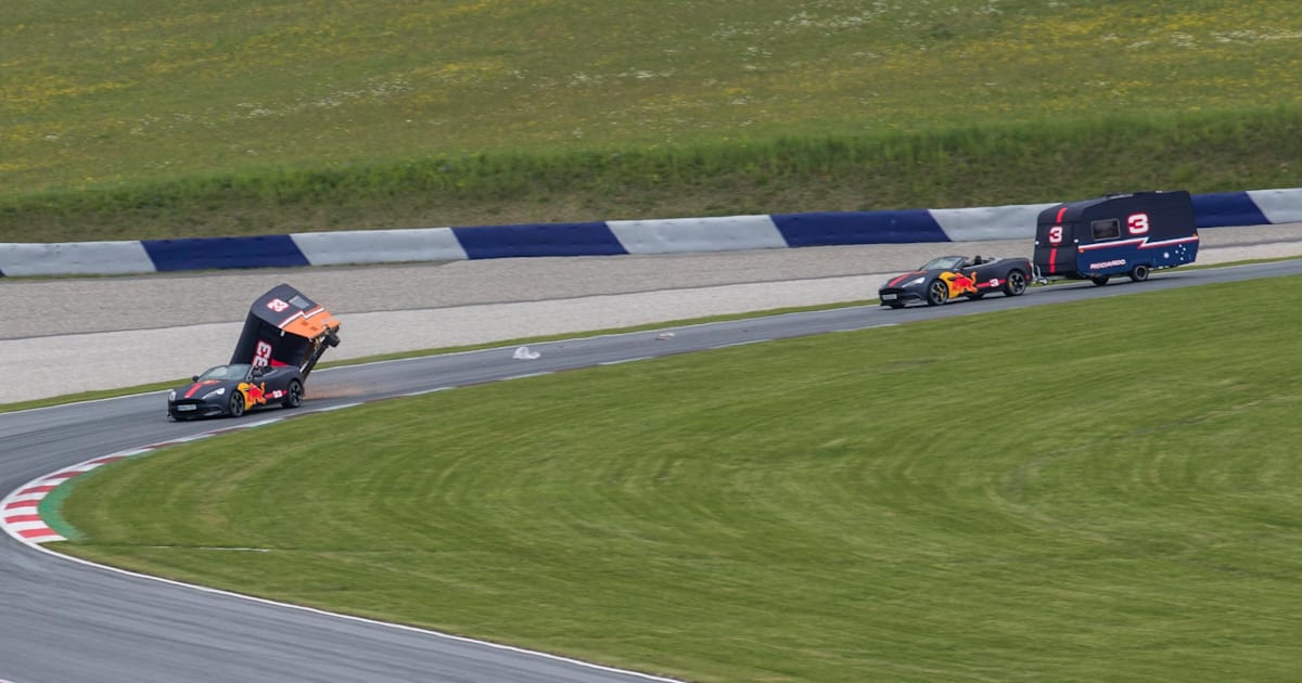 Ricciardo and Verstappen: F1 caravan race | Red Bull