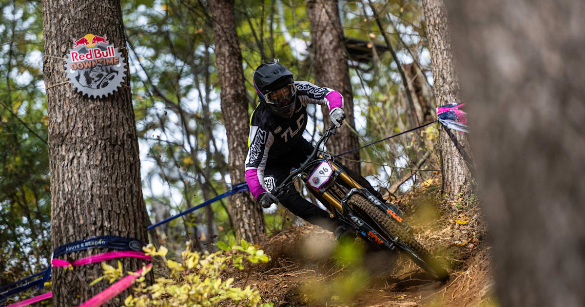 海外からも足を運びたくなる【超ユニークなMTBダウンヒルレース】を発見!