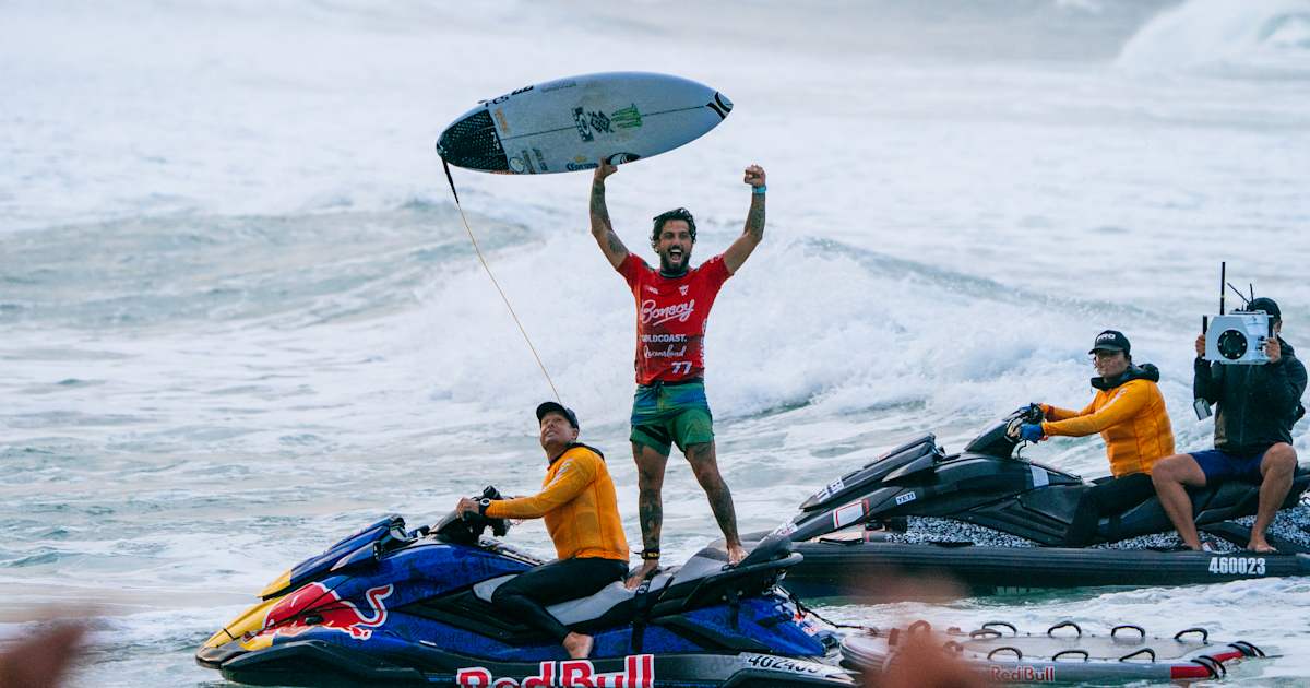 surf-filipe-toledo_25-gold-