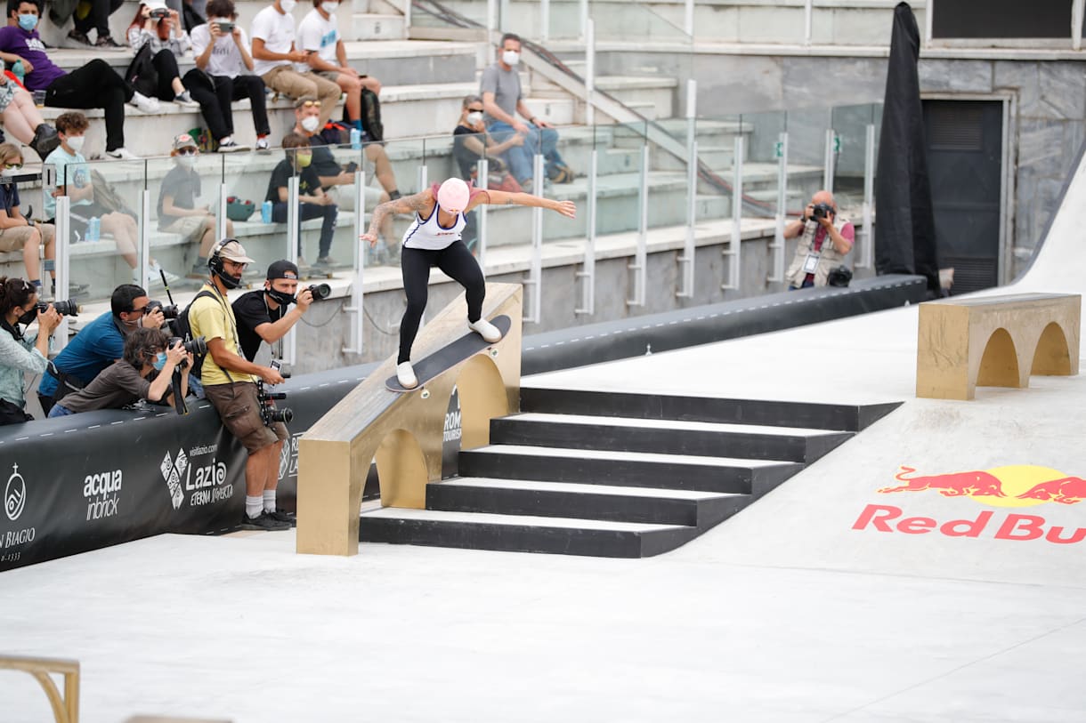 Leticia Bufoni Bs Crooked grind no Mundial de Street, em Roma