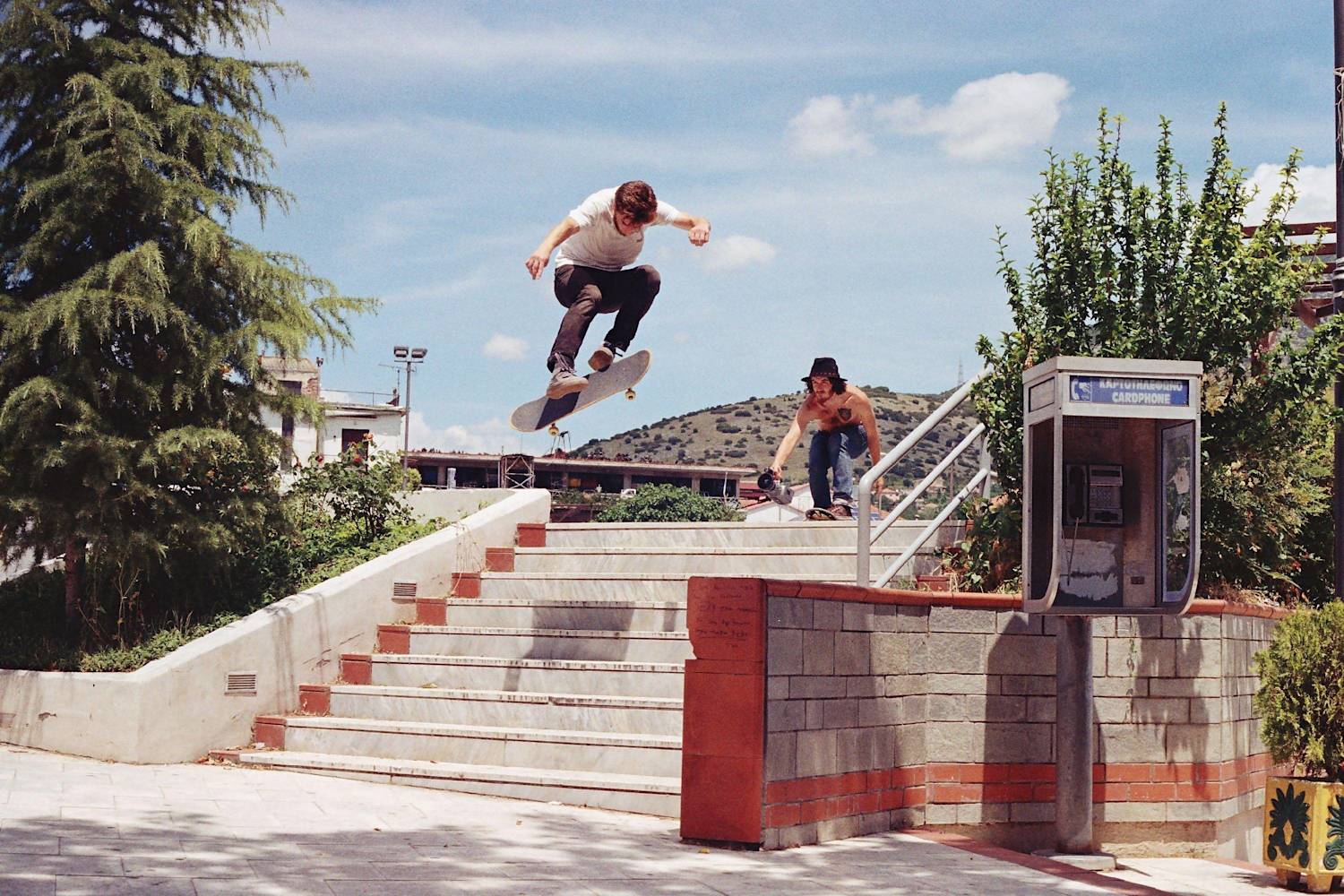 Δες το skateboarding film του Mpzila Zviria crew