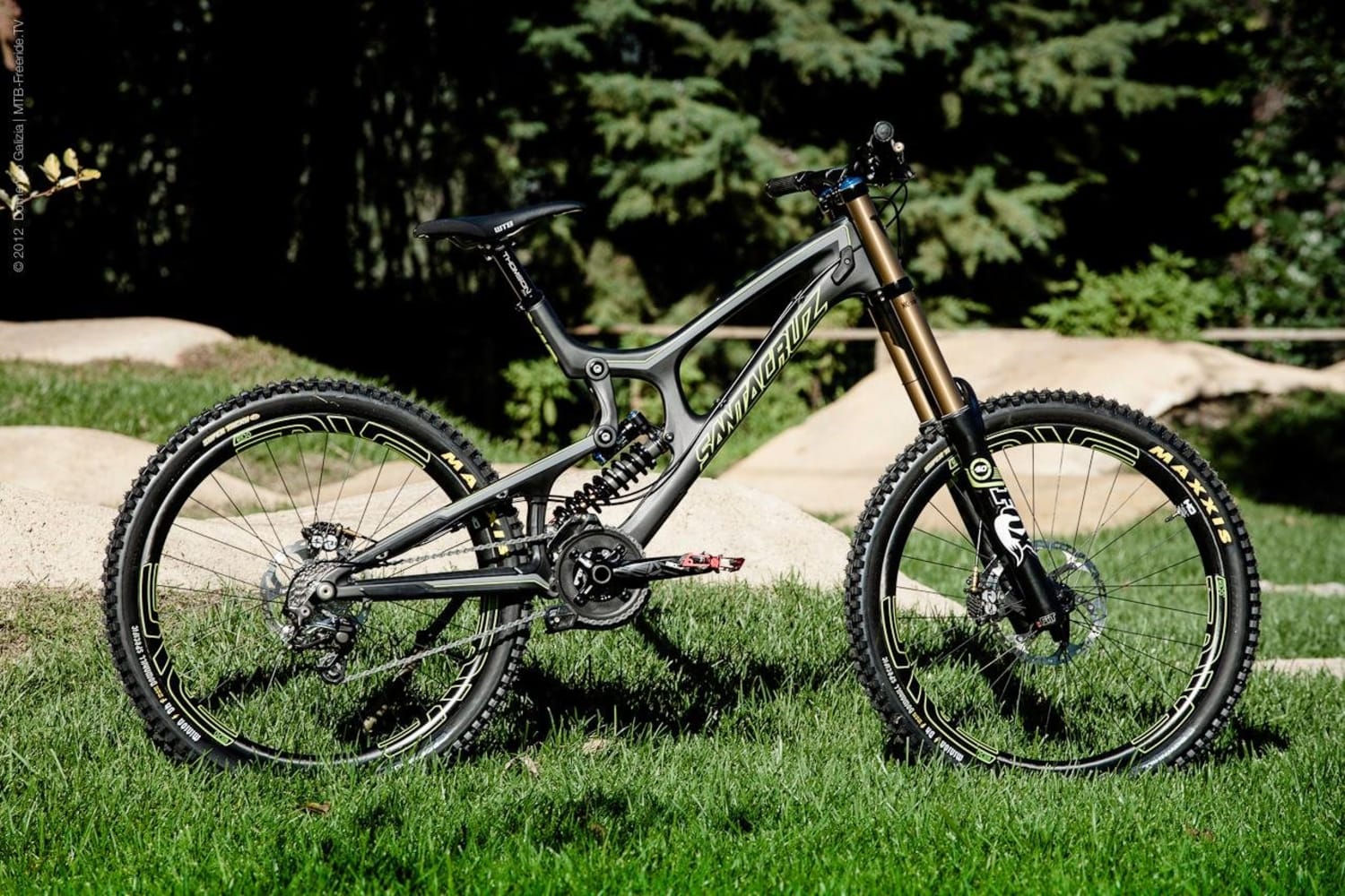 santa cruz downhill mountain bike