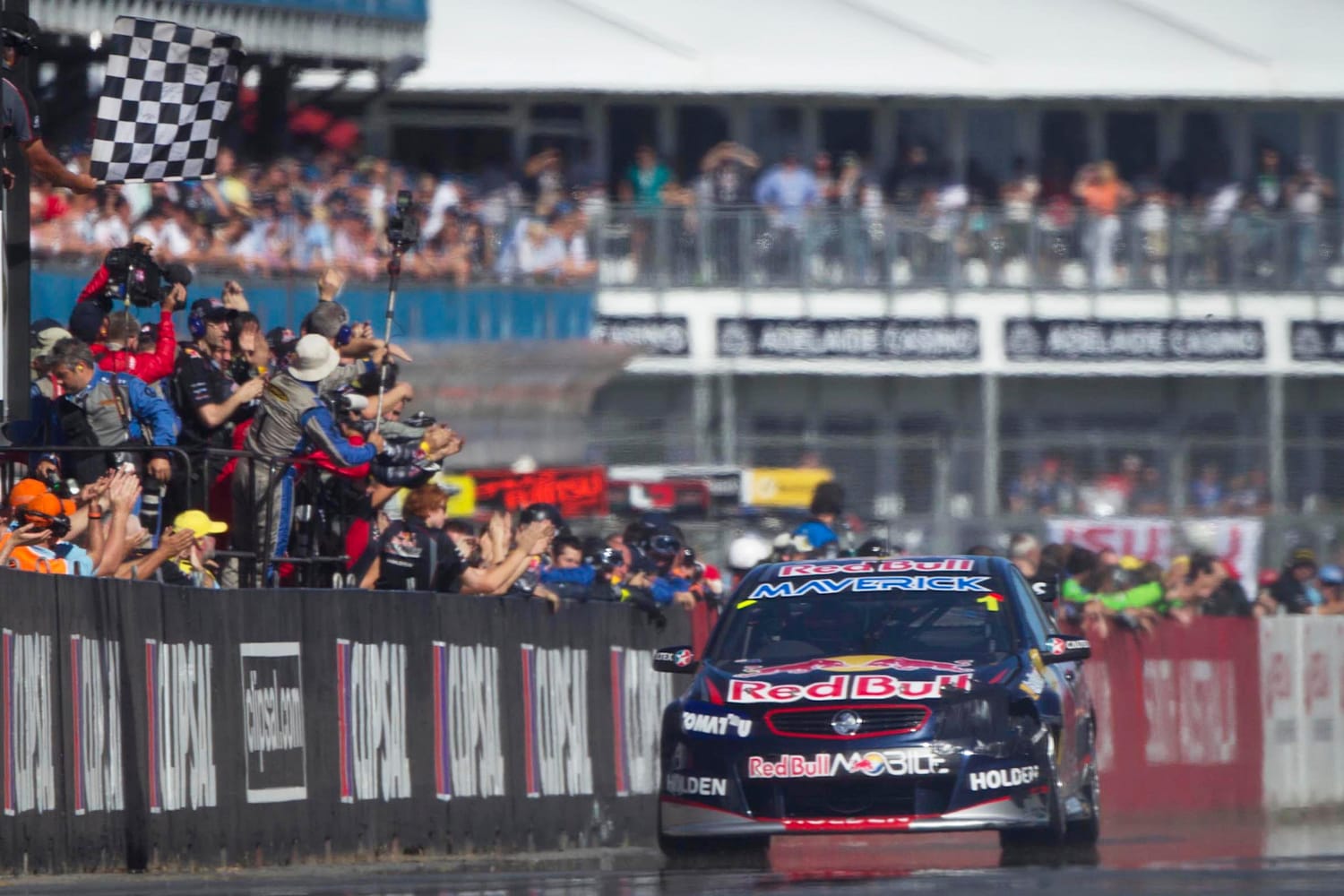 Red Bull Racing Australia wins Clipsal 500