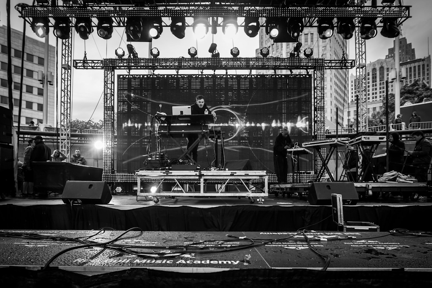 Nicolas Jaar donne un coup de main à Other People