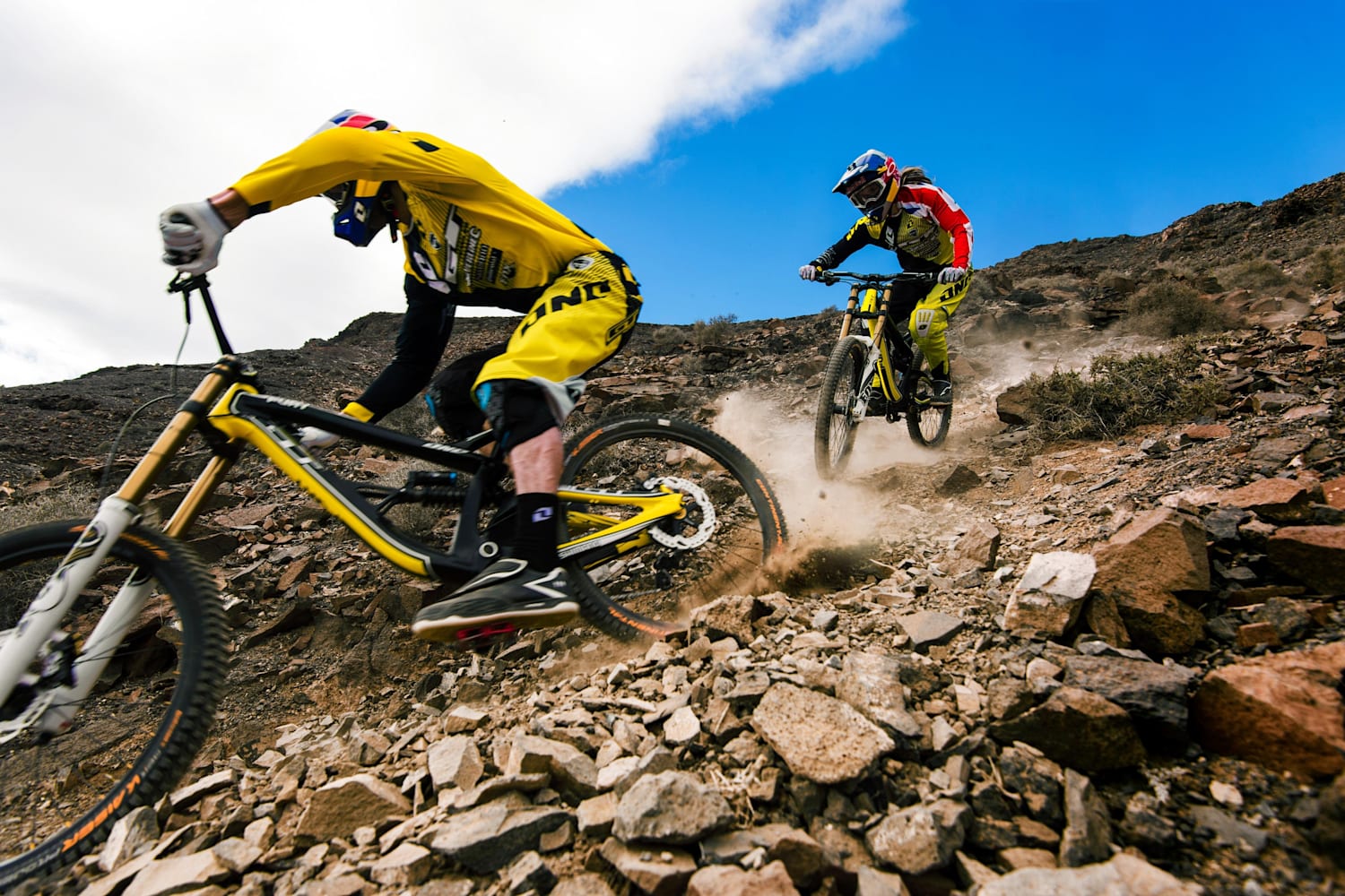 pro downhill mountain bikers