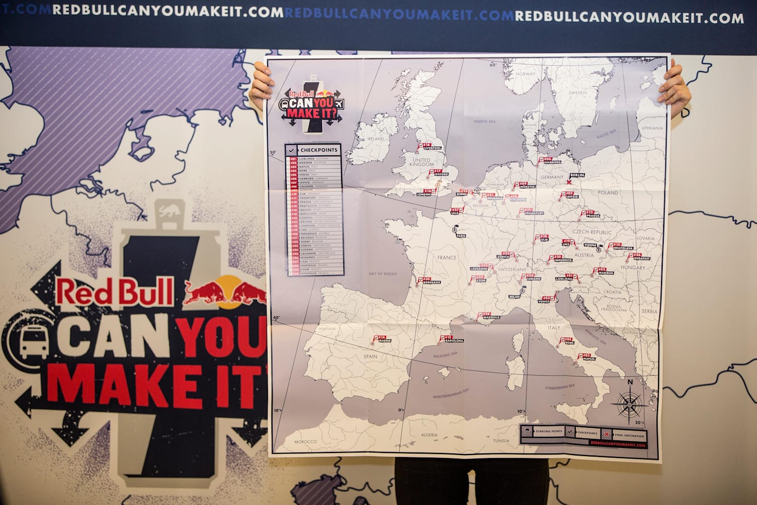 Red Bull Can You Make It team viaggiano in aereo