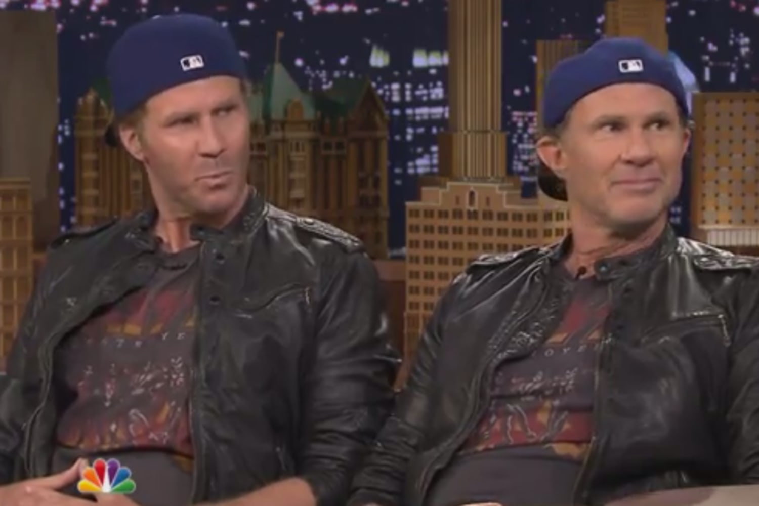 Will Ferrell e Chad Smith travam duelo de bateria