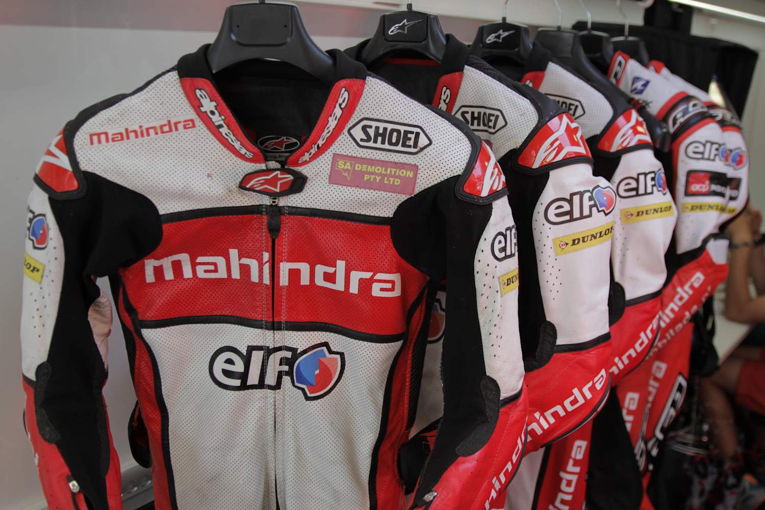 Alpinestars Lederkombis: Details der MotoGP-Rennkombis