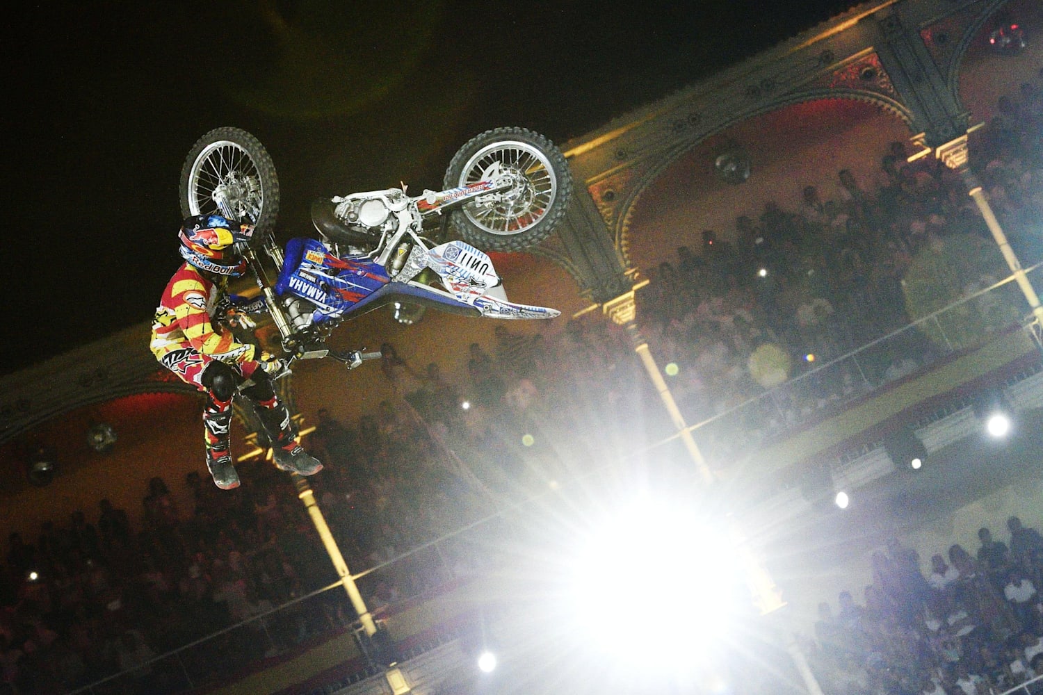 Tom pages. Том Пажес мотофристайл. Мотофристайл Red bull. Red bull x Fighters Москва.