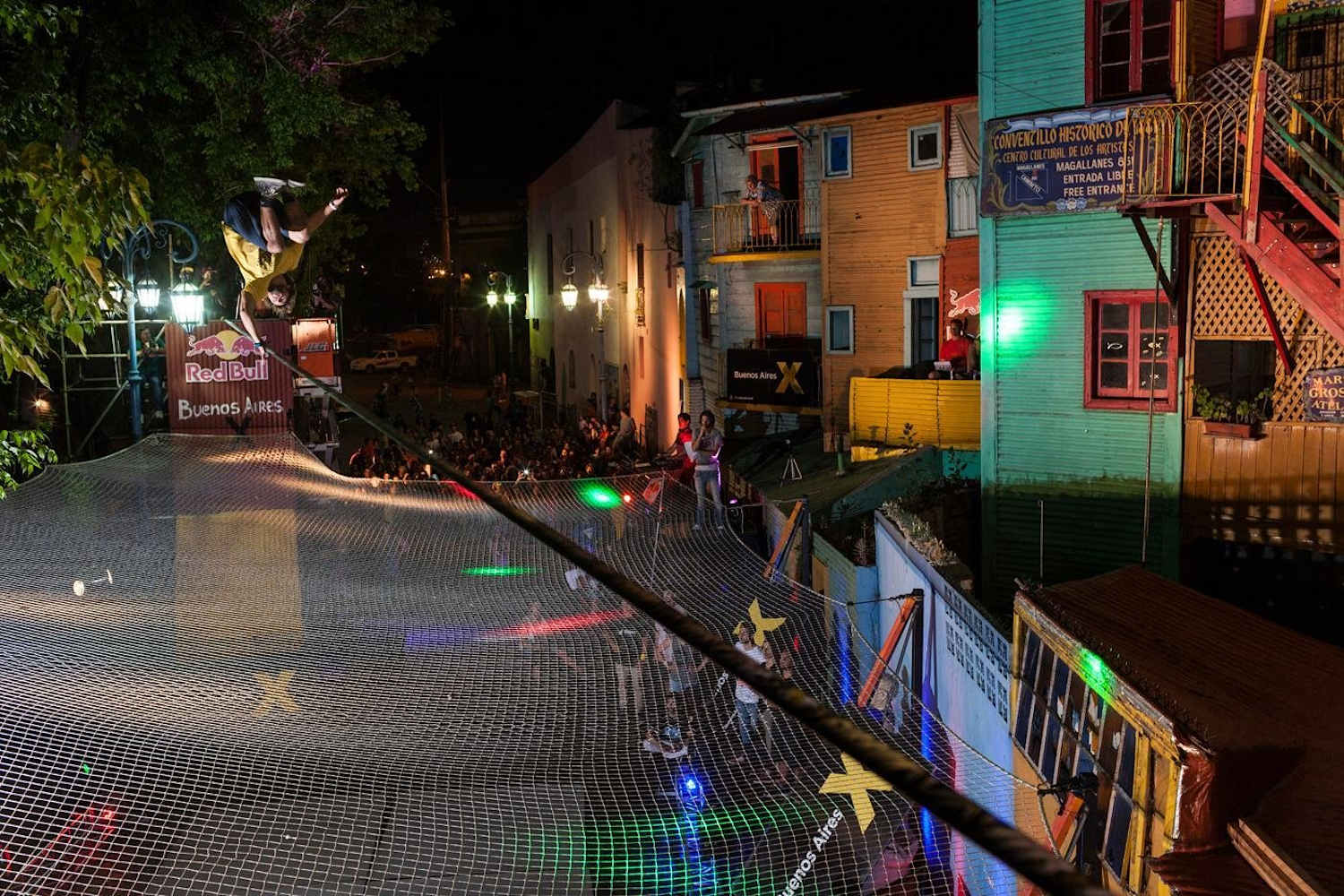 Show de X Slackline en Caminito