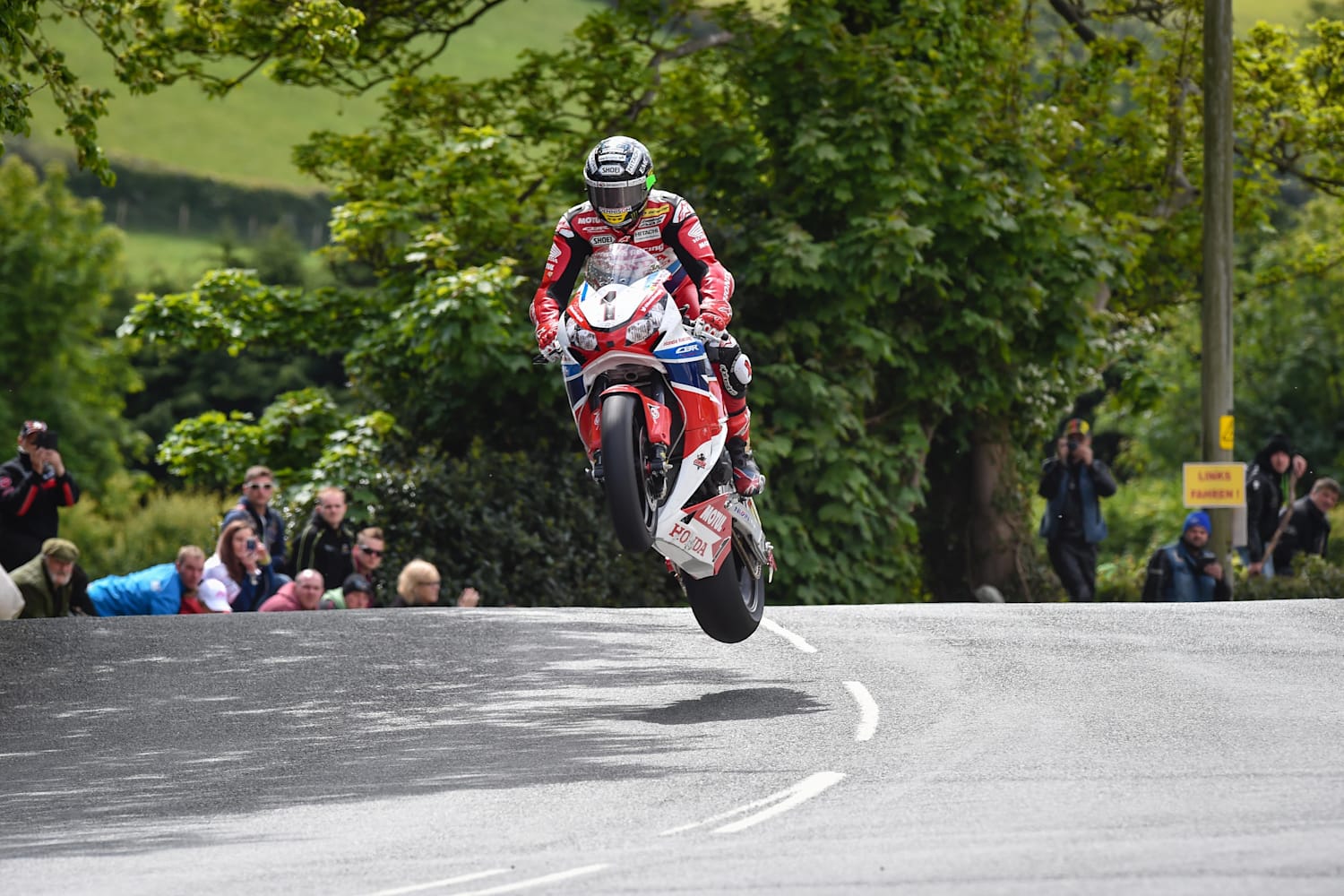 tourist trophy speed bump